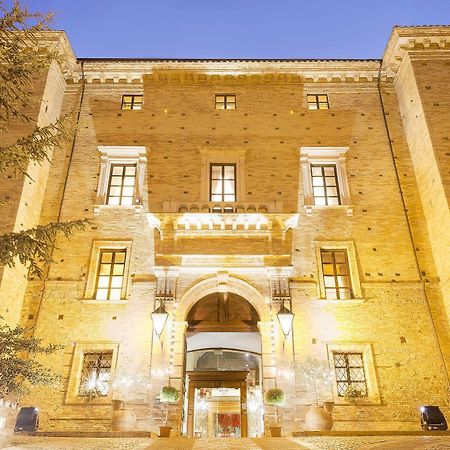 فندق Castello Chiola Dimora Storica لوريتو أبروتينو المظهر الخارجي الصورة