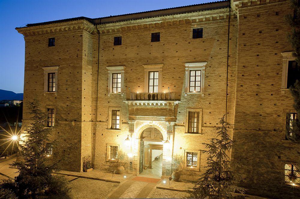 فندق Castello Chiola Dimora Storica لوريتو أبروتينو المظهر الخارجي الصورة