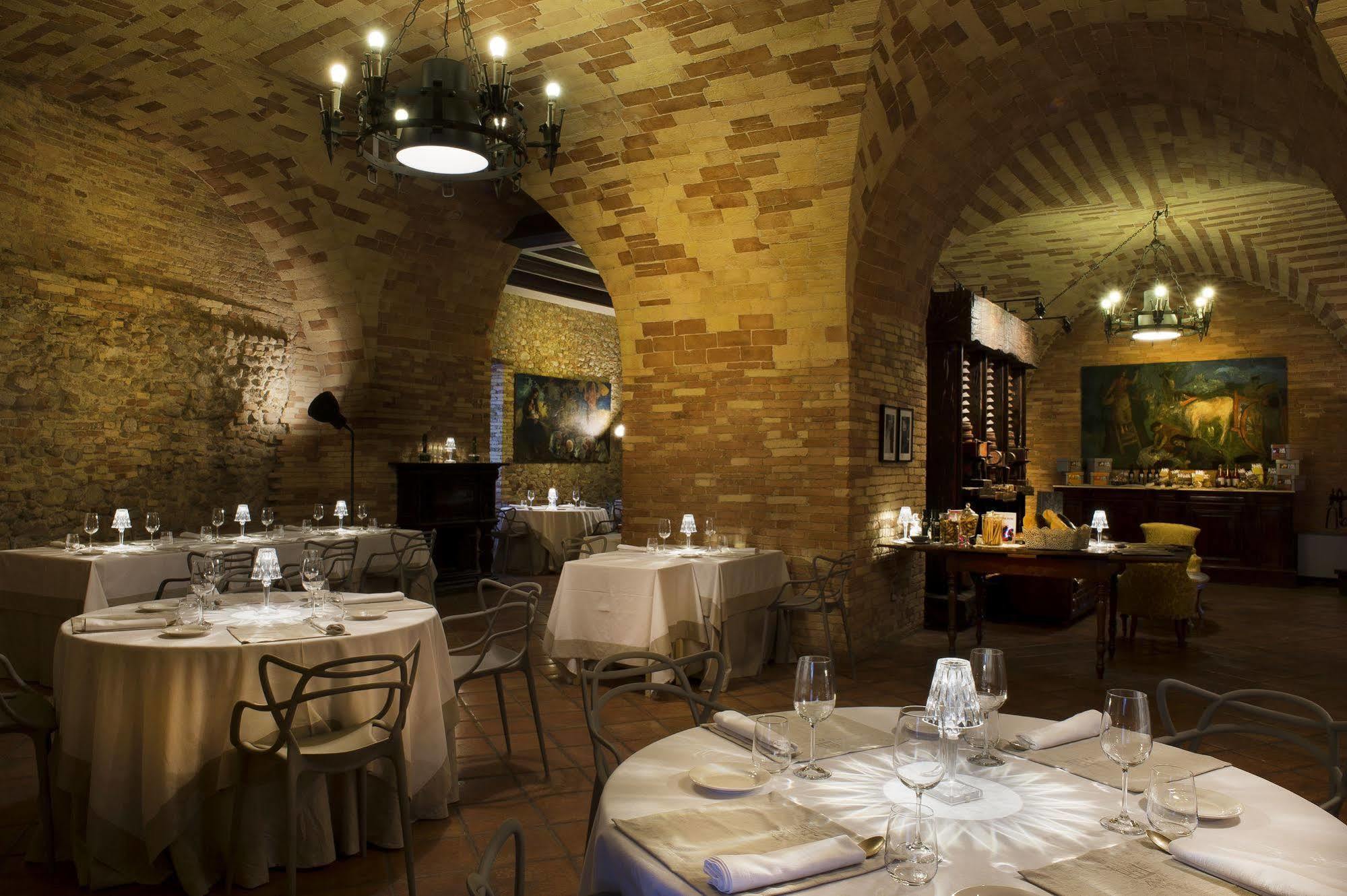 فندق Castello Chiola Dimora Storica لوريتو أبروتينو المظهر الخارجي الصورة