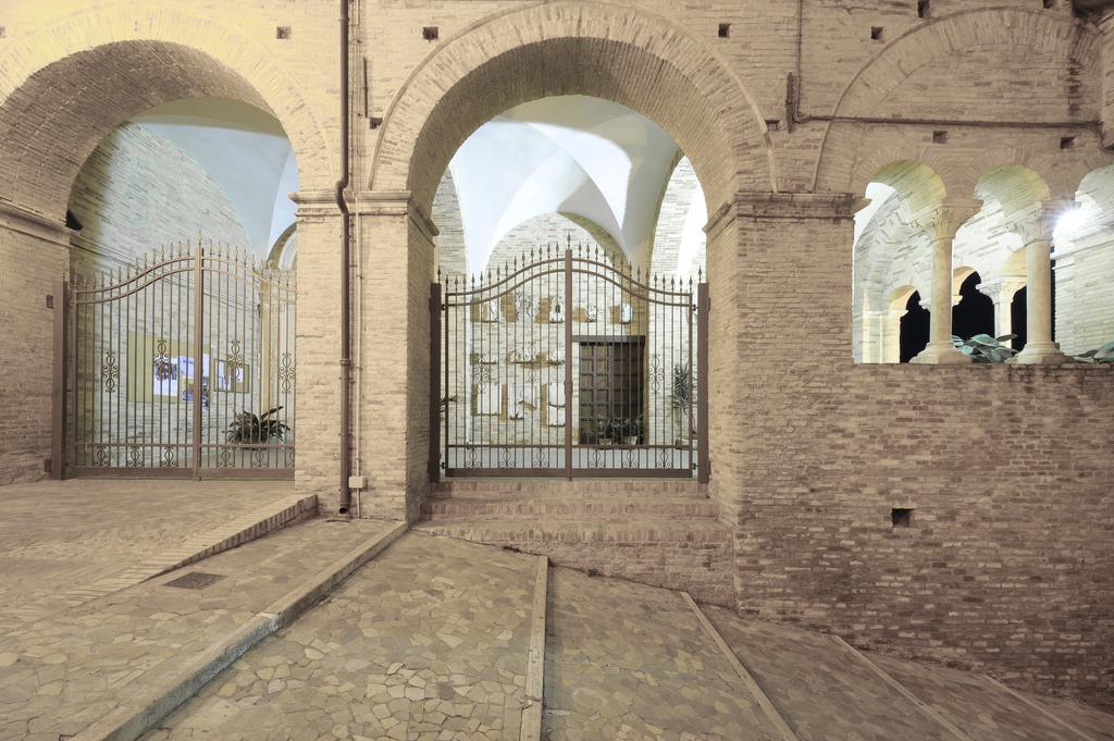 فندق Castello Chiola Dimora Storica لوريتو أبروتينو المظهر الخارجي الصورة
